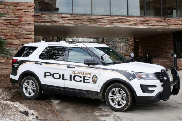 CU ɫ Police car on campus