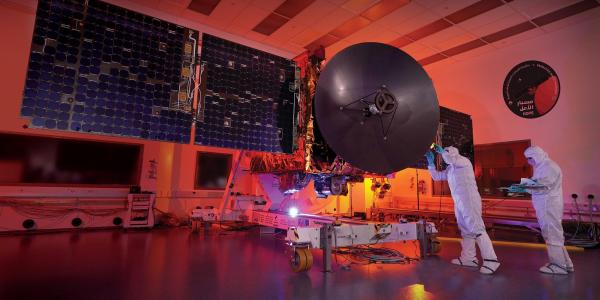 Engineers at CU ɫ’s Laboratory for Atmospheric and Space Physics (LASP) perform last-minute inspections of the Hope Probe spacecraft before its shipment to Dubai and the Tanegashima launch site in Japan.